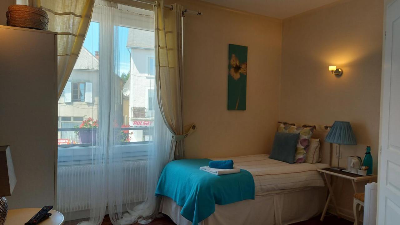 Hotel Le 7 Pompadour Arnac-Pompadour Esterno foto