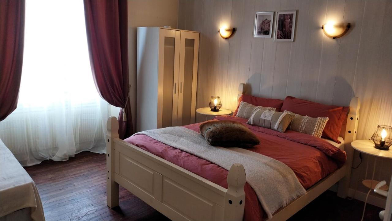 Hotel Le 7 Pompadour Arnac-Pompadour Esterno foto