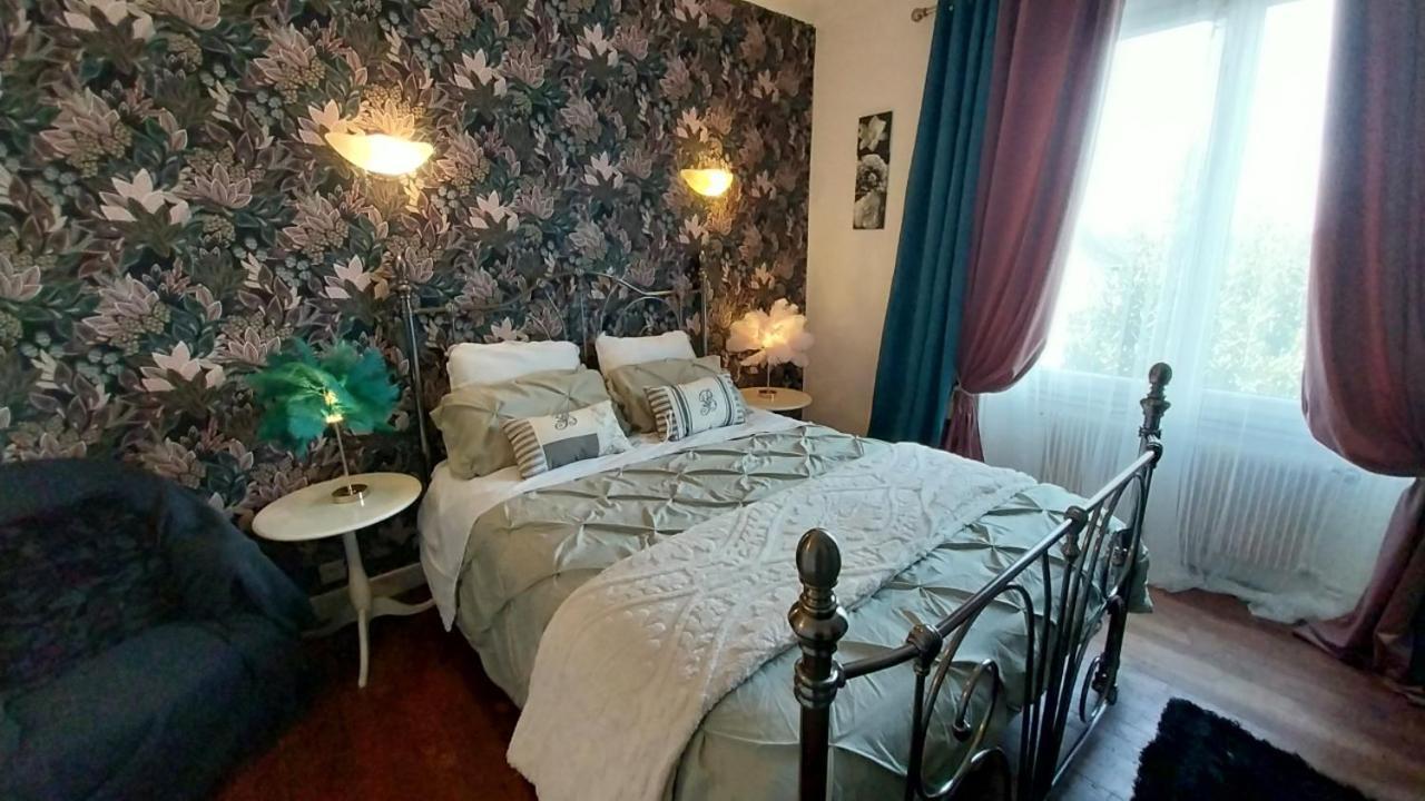 Hotel Le 7 Pompadour Arnac-Pompadour Esterno foto